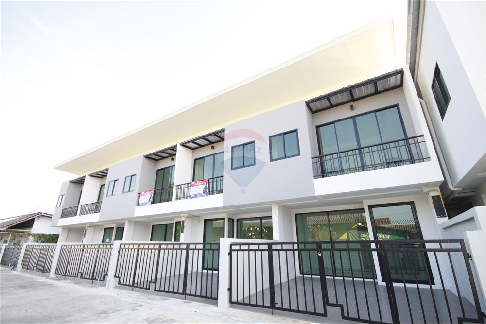 For sale House and Condo land